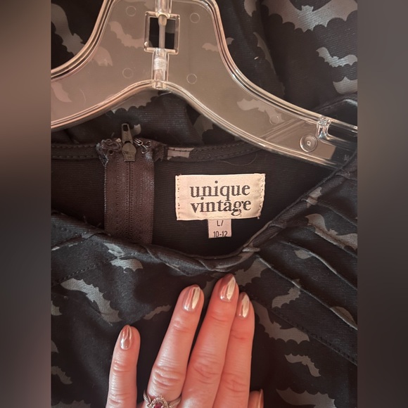 Unique Vintage A-Line Bat Dress *missing belt* - Picture 2 of 4